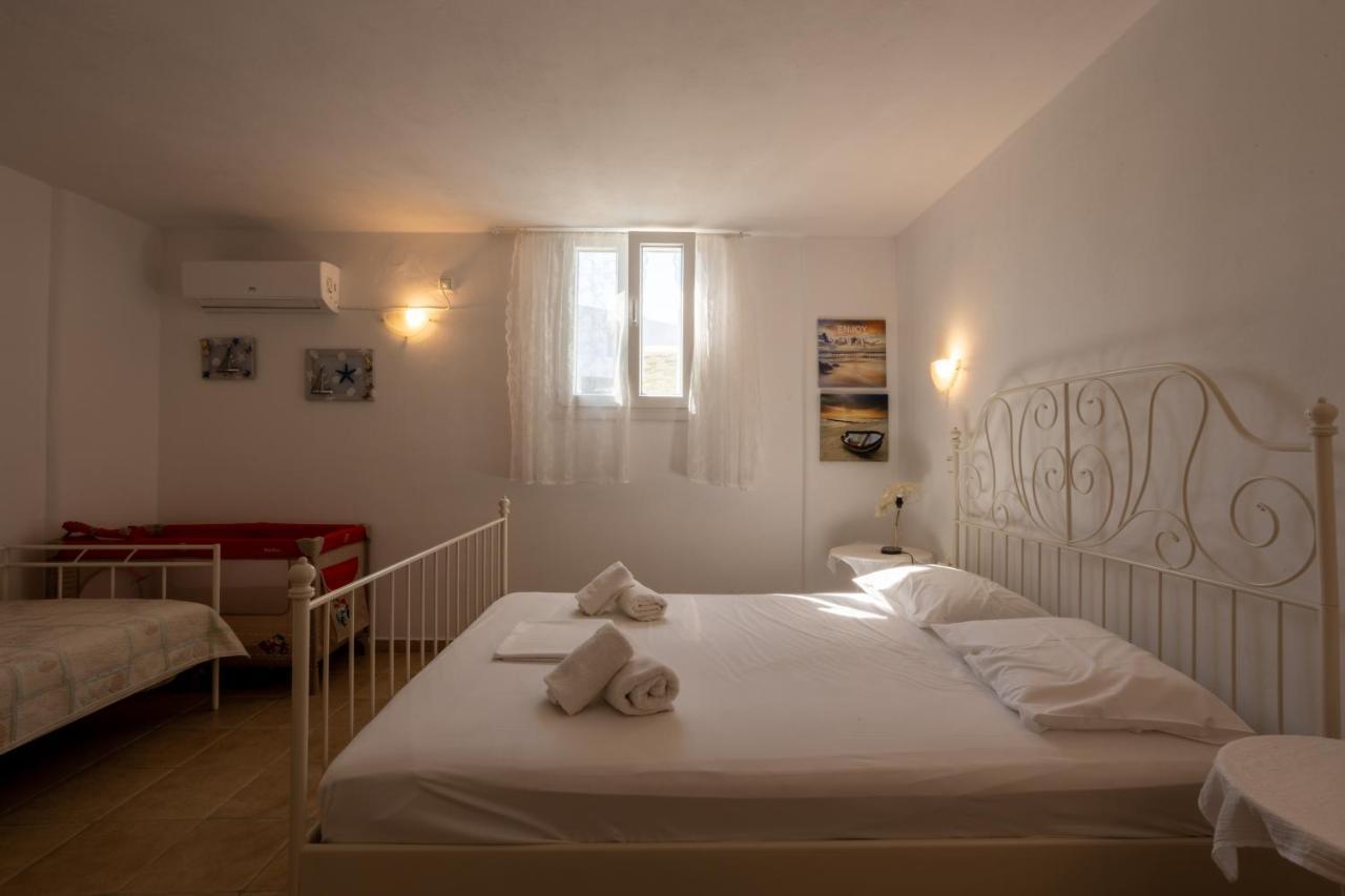 Irilena'S Guest House 파로스 외부 사진